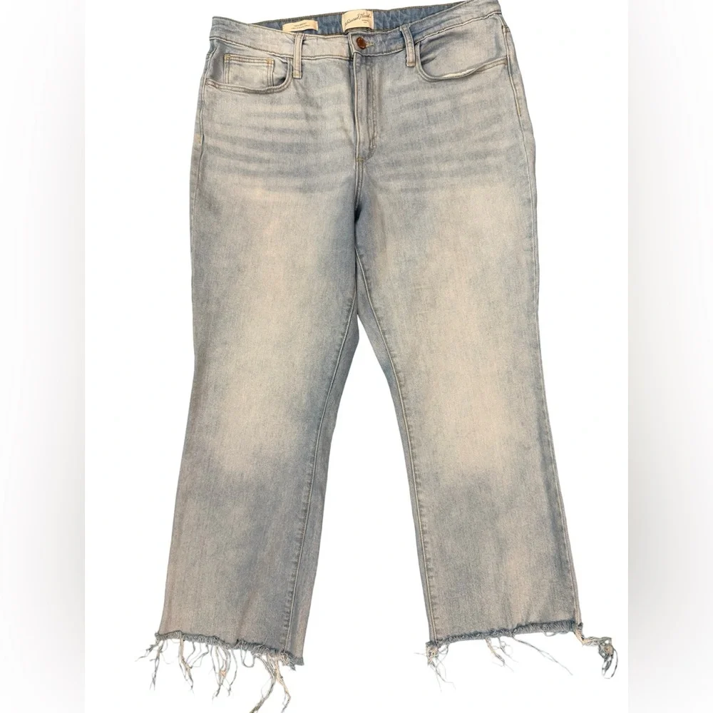 Universal Thread Women’s Ankle Bootcut Jeans Light Wash Raw Hem – Size 14R - Picture 2 of 10